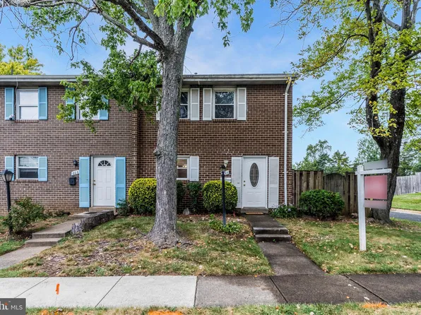 801 S Concord Ct, Sterling, VA 20164