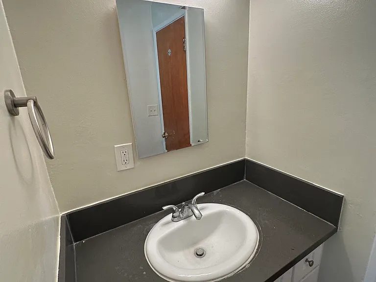7333 Comstock Ave #101 — Photo 5