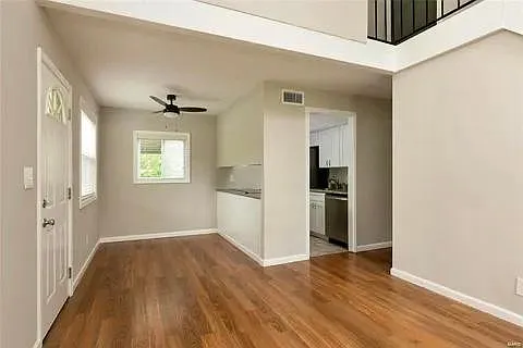 433 Briarhill Ct — Photo 4