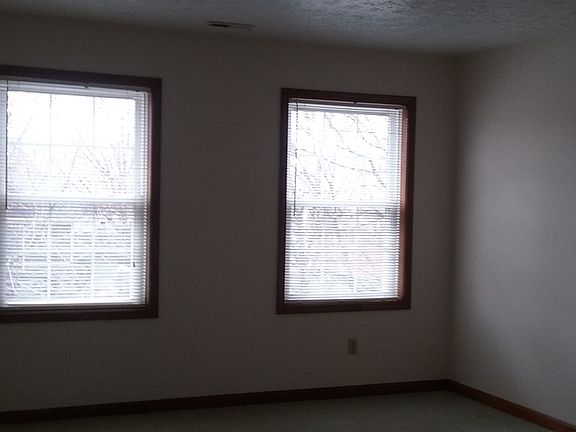 3rd image of 1828 Dove Ln