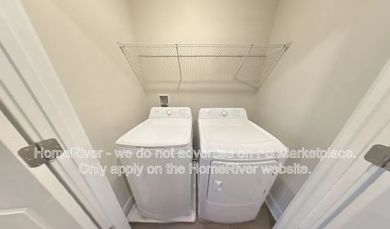 1217 Loch Ness Ln — Photo 4