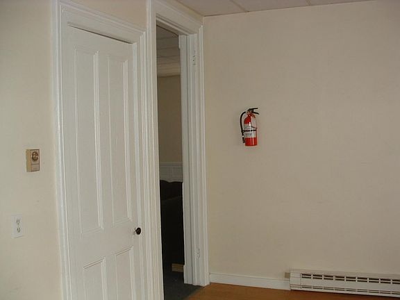 5th image of 145 Wilson St