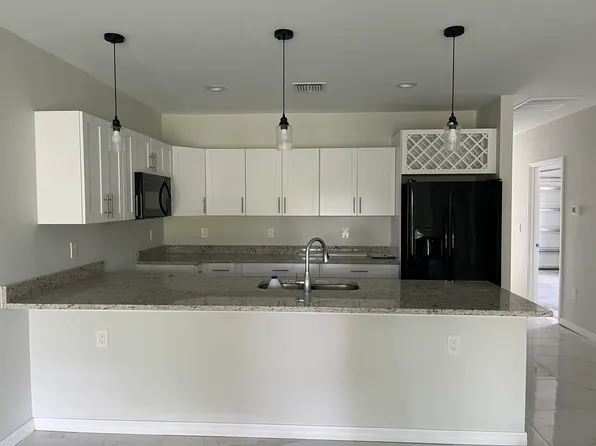 5354 30th St SW, Lehigh Acres, FL 33973