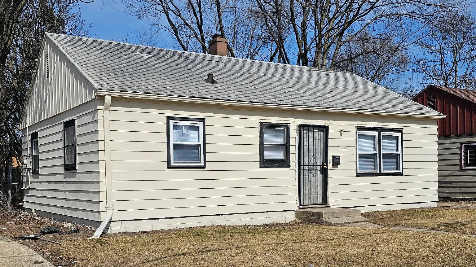 3 bed, $1,500 — Photo 1