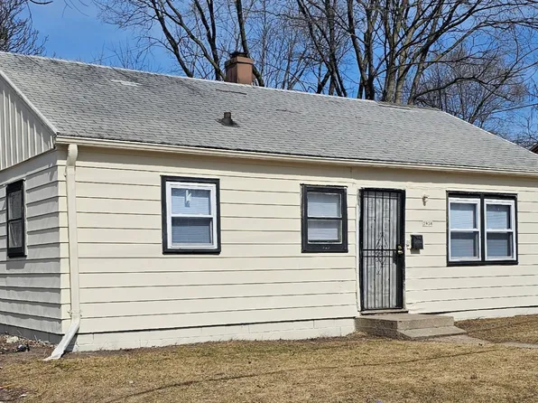 3938 W Fairmount Ave, Milwaukee, WI 53209