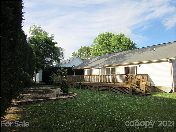 5th image of 131 Beaver Dam Dr