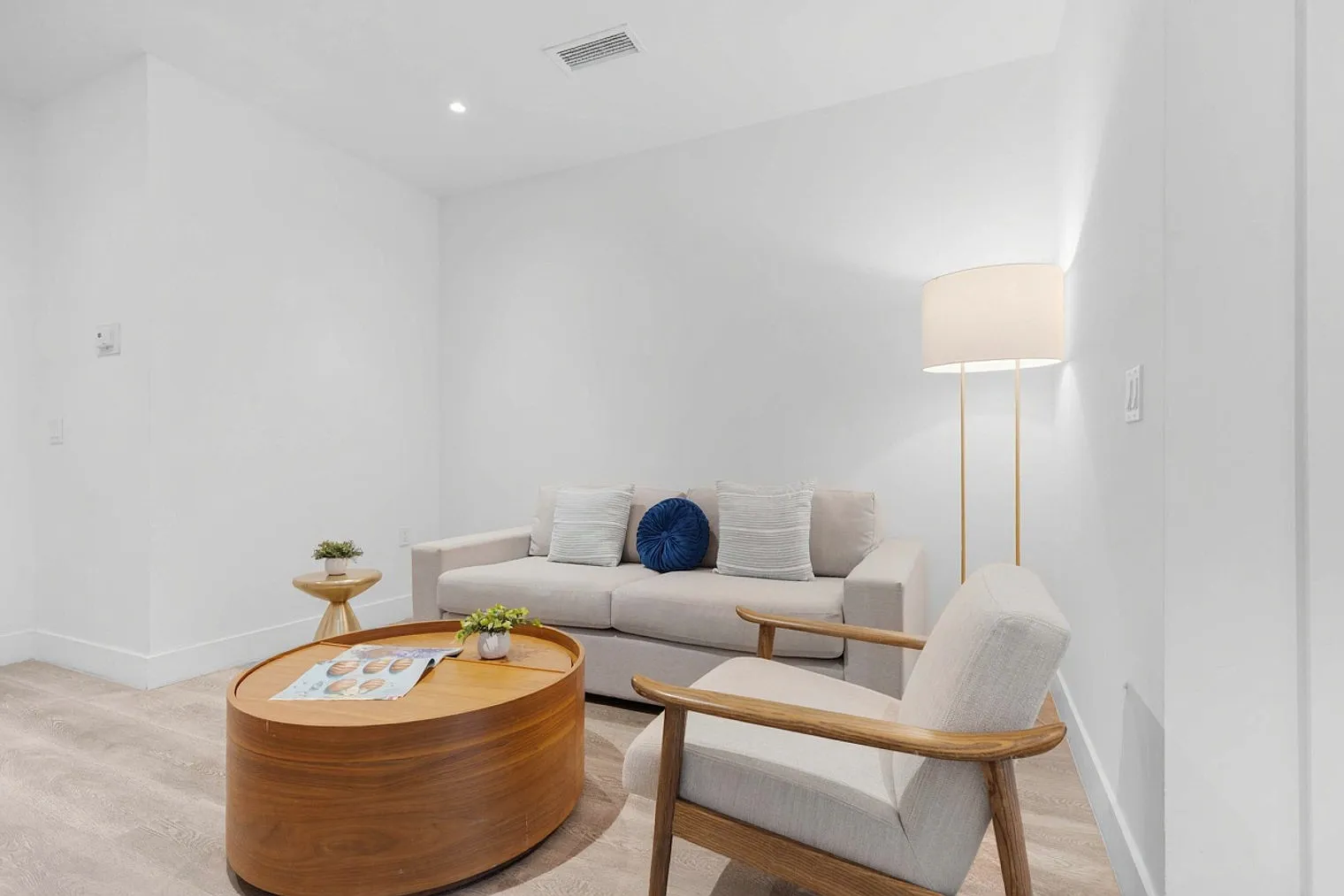 Studio, 1.0 bath, 409 sqft, $2,598 — Photo 2