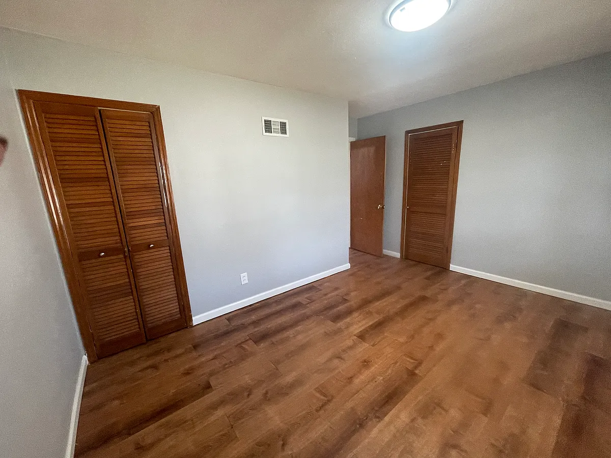 Building Photo - 1134 Laredo Ave