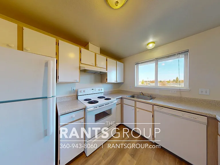 Yelm Creek Apartments — Photo 38