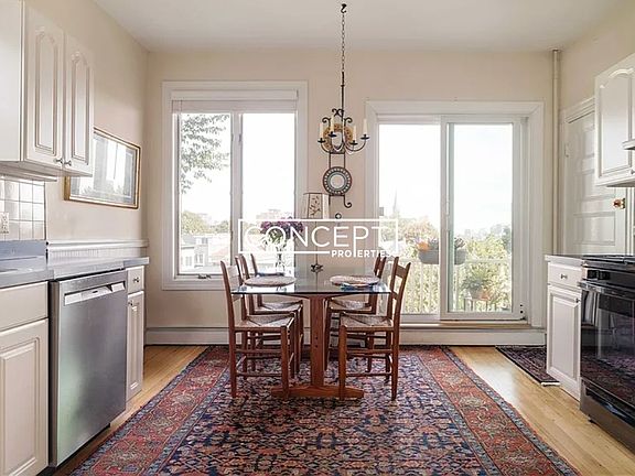 3rd image of 164 Calumet St #2