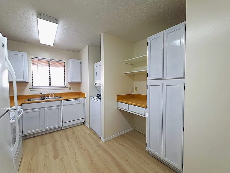 400 W South Town Dr #204 — Photo 19