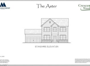 15 Pembroke St, Clifton Park, NY