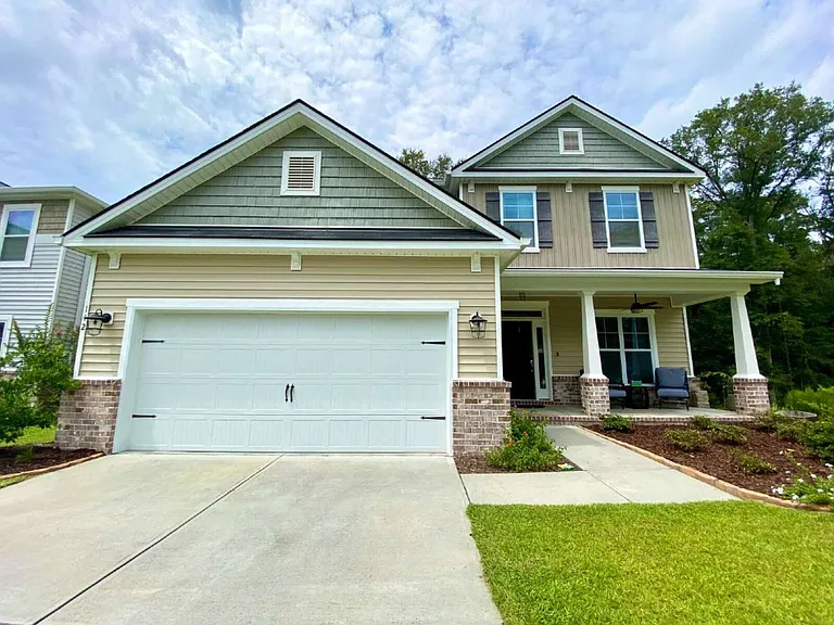 112 Sago Palm Dr — Photo 1
