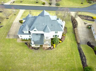 2120 N Villa Ct, Gibsonia, PA