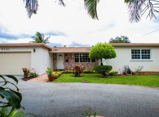 6741 SW 10th St, Pembroke Pines, FL 33023