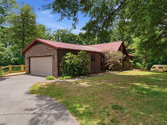 2nd image of 205 Spring Valley Rd
