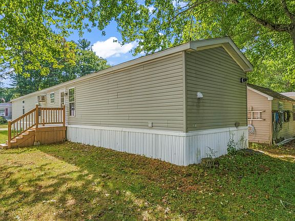 2nd image of 17 Arnold Drive