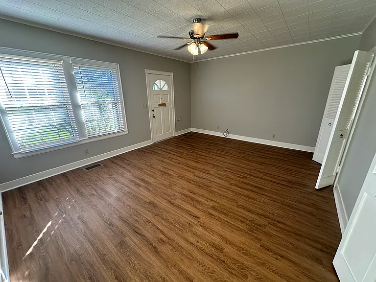 644 Linden St — Photo 10
