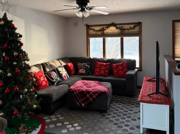 301 Aster Dr, Northfield, MN 55057