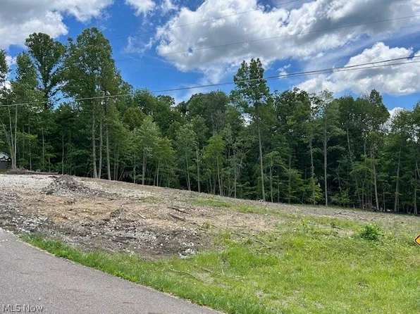 269 E Mohawk Dr, Malvern, OH 44644