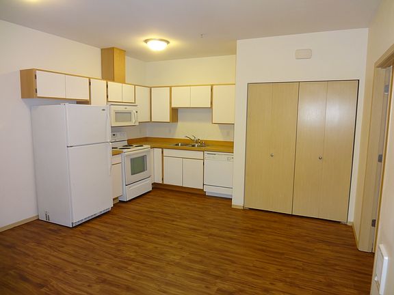 3rd image of 3018 W Marine View Dr Unit F