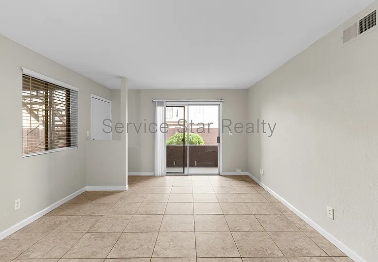16602 N 25th St #109 — Photo 7