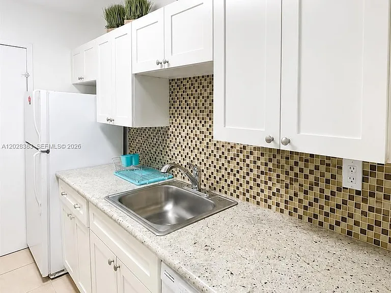 100 Lincoln Rd #602 — Photo 15