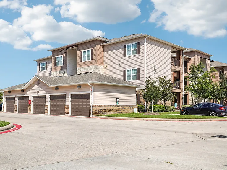 Landmark at Spring Cypress — Photo 10