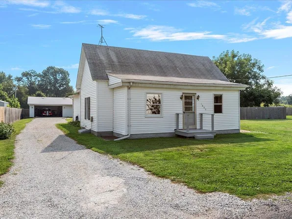 1800 S Boch St, Taylorville, IL 62568