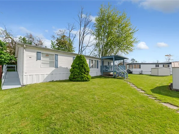 63 Arlington Dr, Imperial, PA 15126