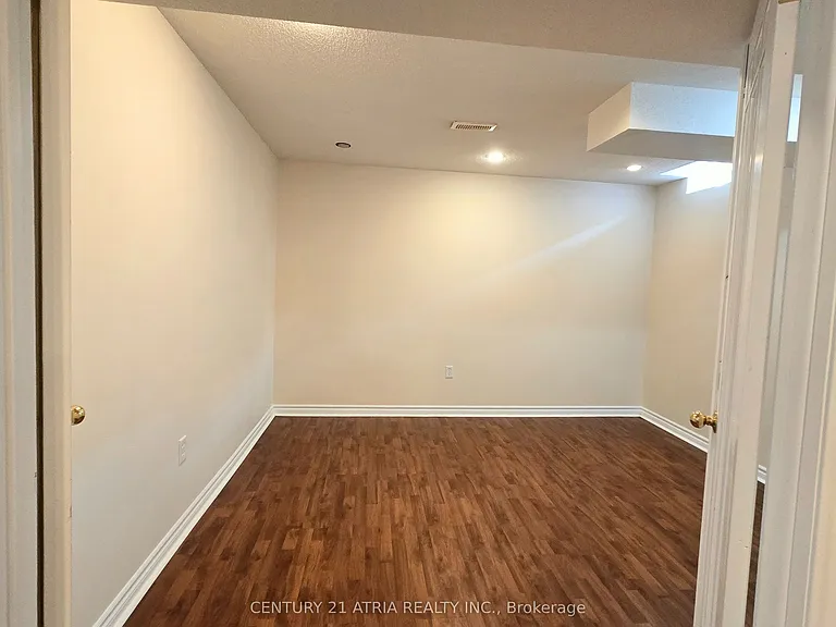 31 Cliveden Pl — Photo 26