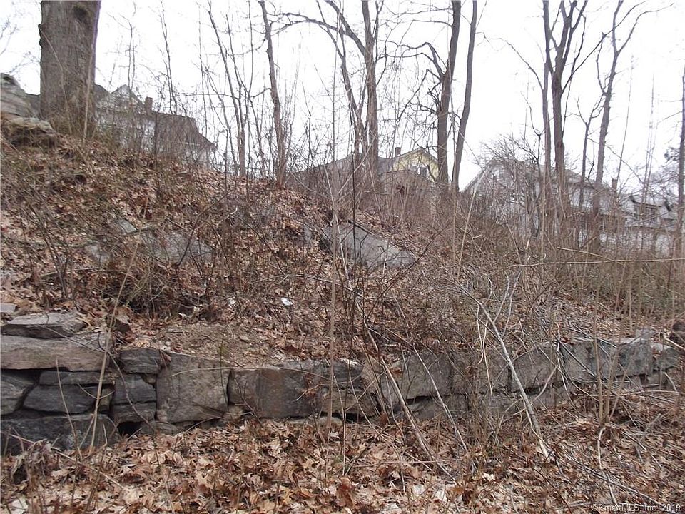 2nd image of 96 Rosemary St