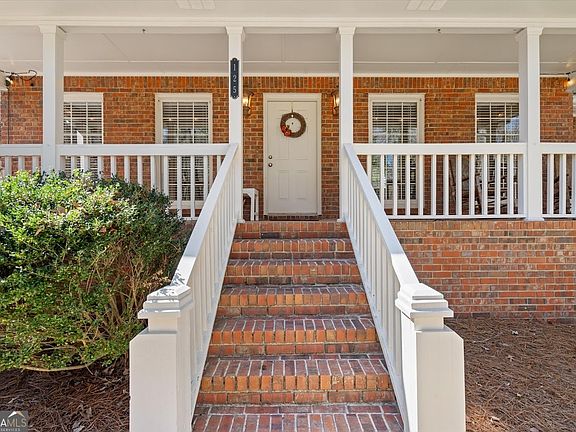 4th image of 125 Lost Lake Rd