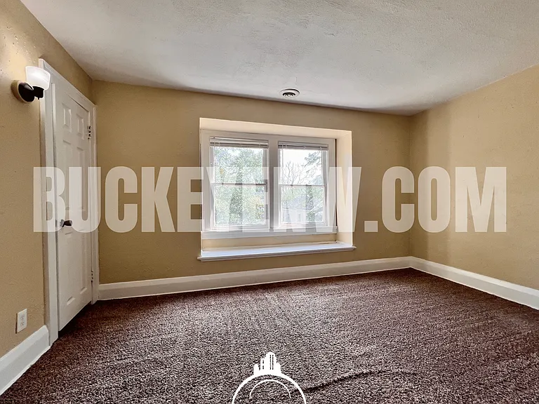 1110 Harding Dr — Photo 7