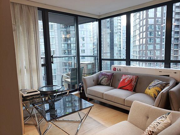 4th image of 501 Pacific St #1704