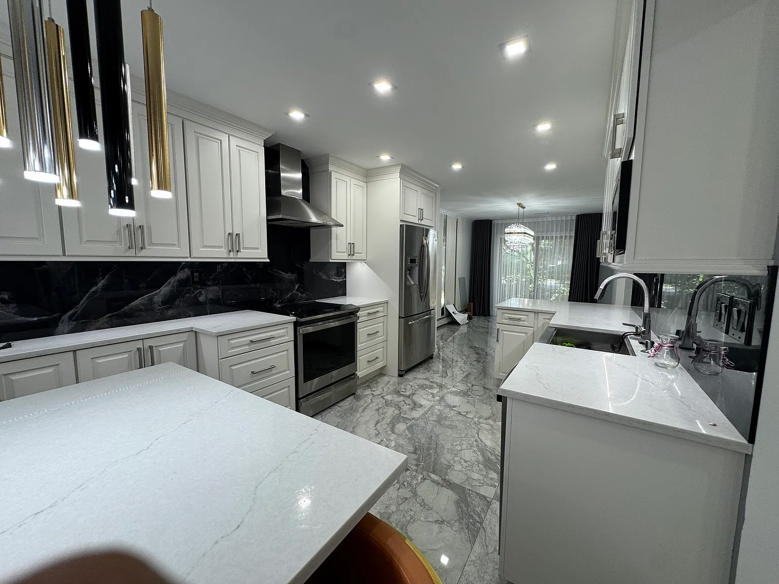 2 bed, 1800 sqft, $4,900 — Photo 3
