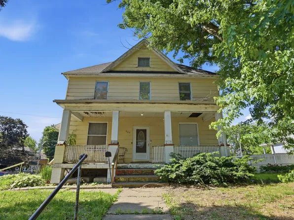 903 W 14th St, Davenport, IA 52804