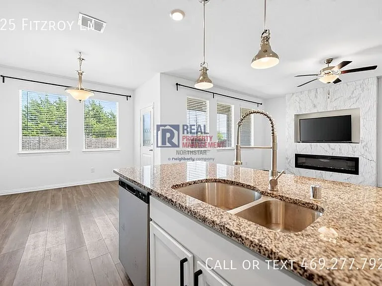 625 Fitzroy Ln — Photo 12