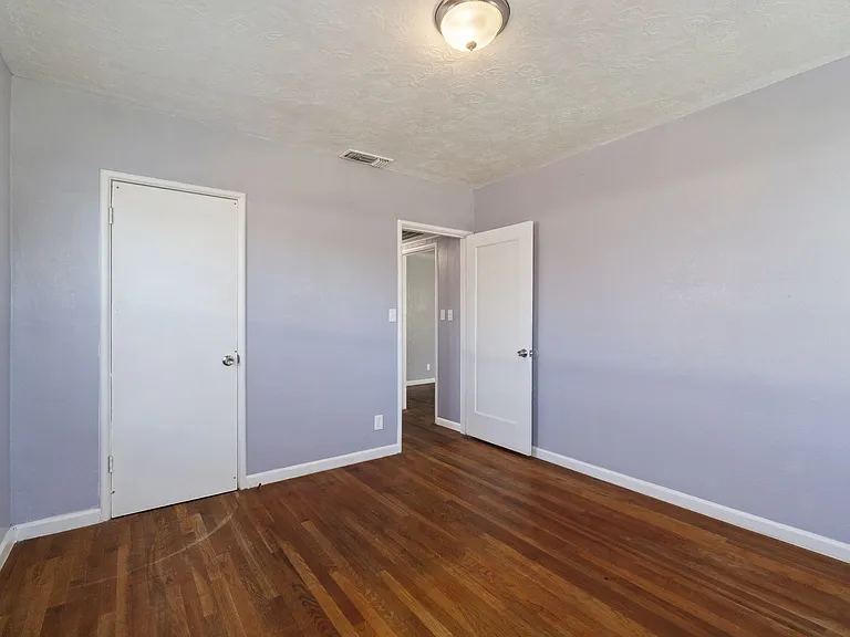 1114 Martin Ave — Photo 15