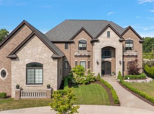 3888 Thatcher Dr, Rochester Hills, MI 48309