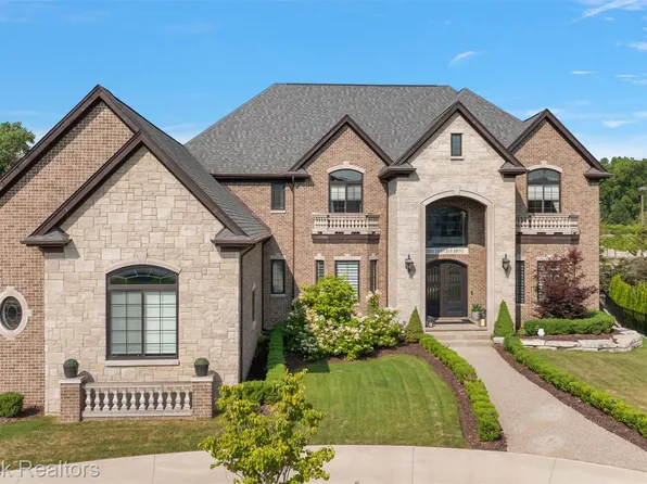 3888 Thatcher Dr, Rochester Hills, MI 48309
