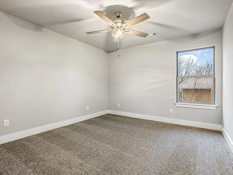 1 Pendeen Ln — Photo 8