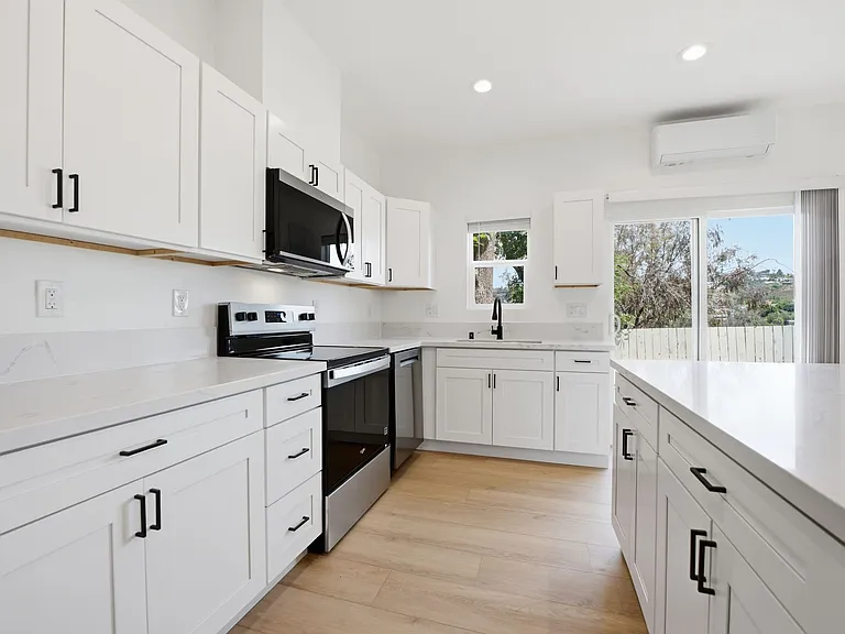 6414 Cleo St — Photo 6