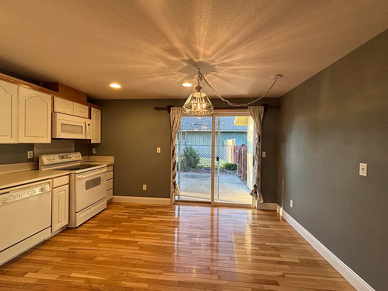 5416 Koufax Ln — Photo 7