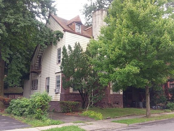 3rd image of 113 Norman St