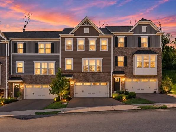 458 Greenwood Dr, Canonsburg, PA 15317