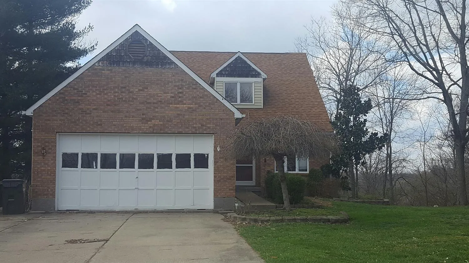 411 Hickory Rd photo 1