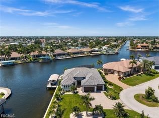 5201 Skylark Ct, Cape Coral, FL 33904
