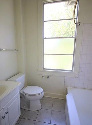 5th image of 96 Fontainebleau Dr #A