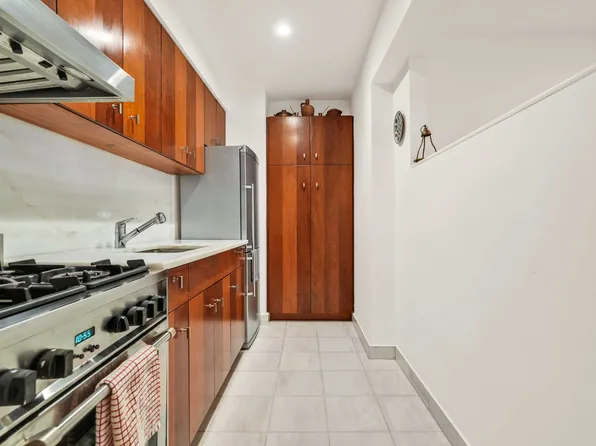 30-44 29th Street image 4 of 15